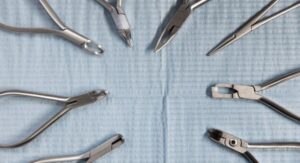 Read more about the article Comprehensive Guide to Vulsellum Forceps: Types, Uses, and Maintenance